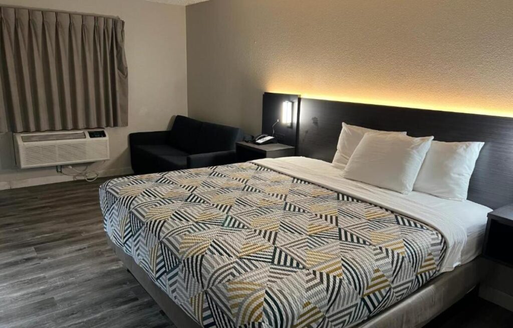 Motel 6 Tulsa, OK – Airport - Image 4