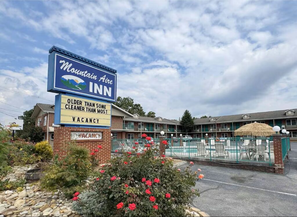 Mountain Aire Inn Sevierville/Pigeon Forge - Image 3