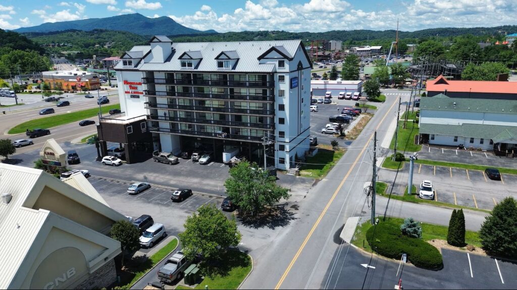 Mountain Vista Inn & Suites - Image 3