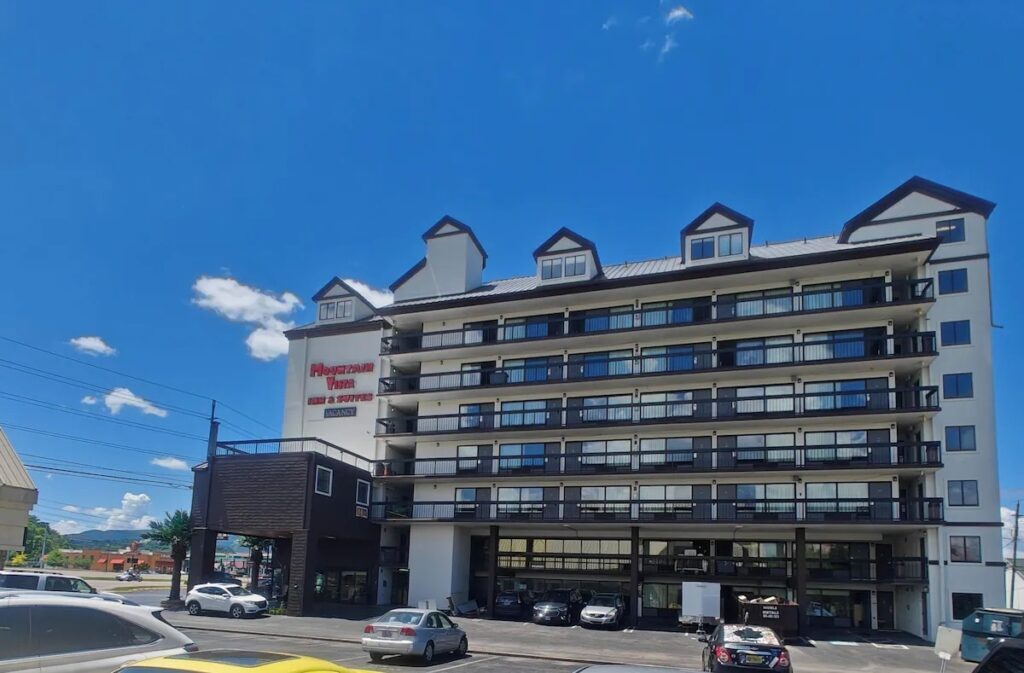 Mountain Vista Inn & Suites - Image 4