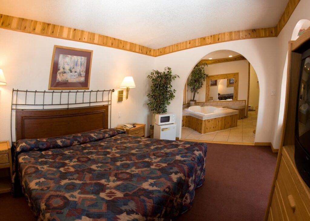 North Country Inn & Suites - Image 4