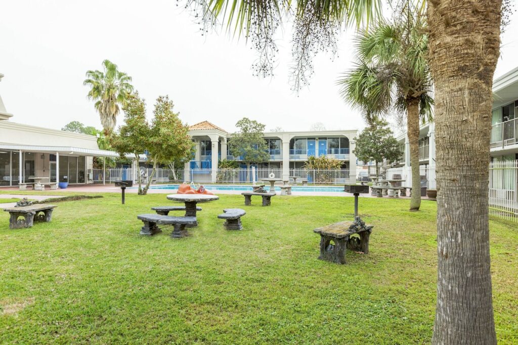 OYO Hotel Baton Rouge – Mead Rd Louisiana - Image 5