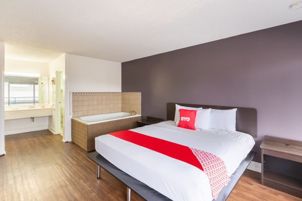 OYO Hotel Baton Rouge – Mead Rd Louisiana - Image 4