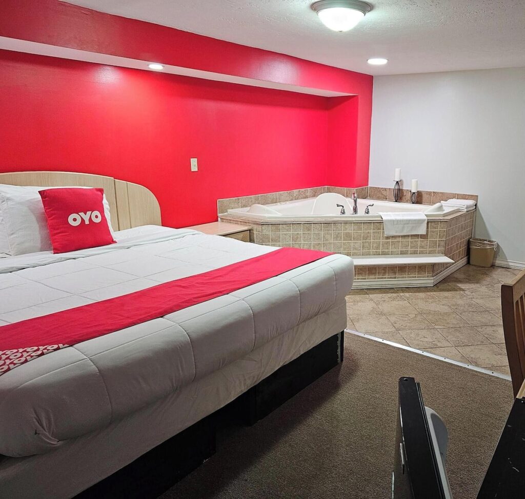 OYO Hotel Starlite Seneca Falls - Image 1
