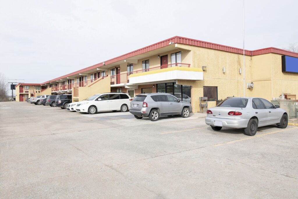 OYO Hotel Tulsa International Airport - Image 5