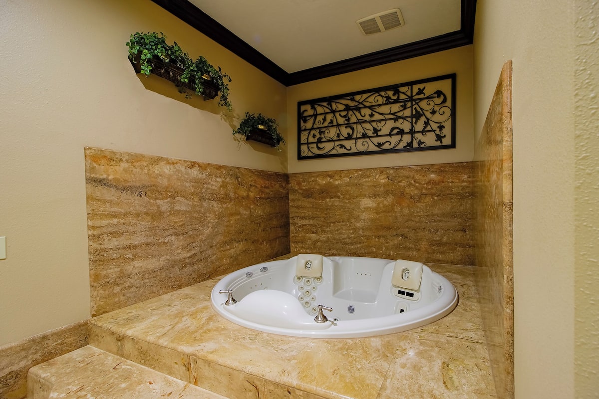 OYO Pinewood Inn Suites Silsbee