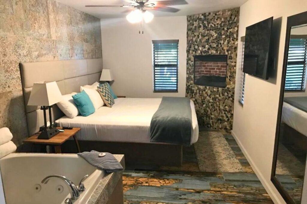 Oak Creek Terrace Resort - Image 2