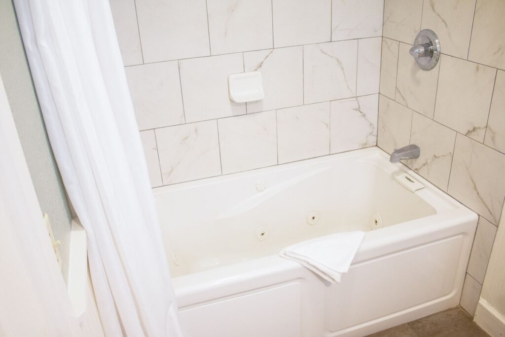 Ocean Echo Inn and Beach Cottages - Image 1