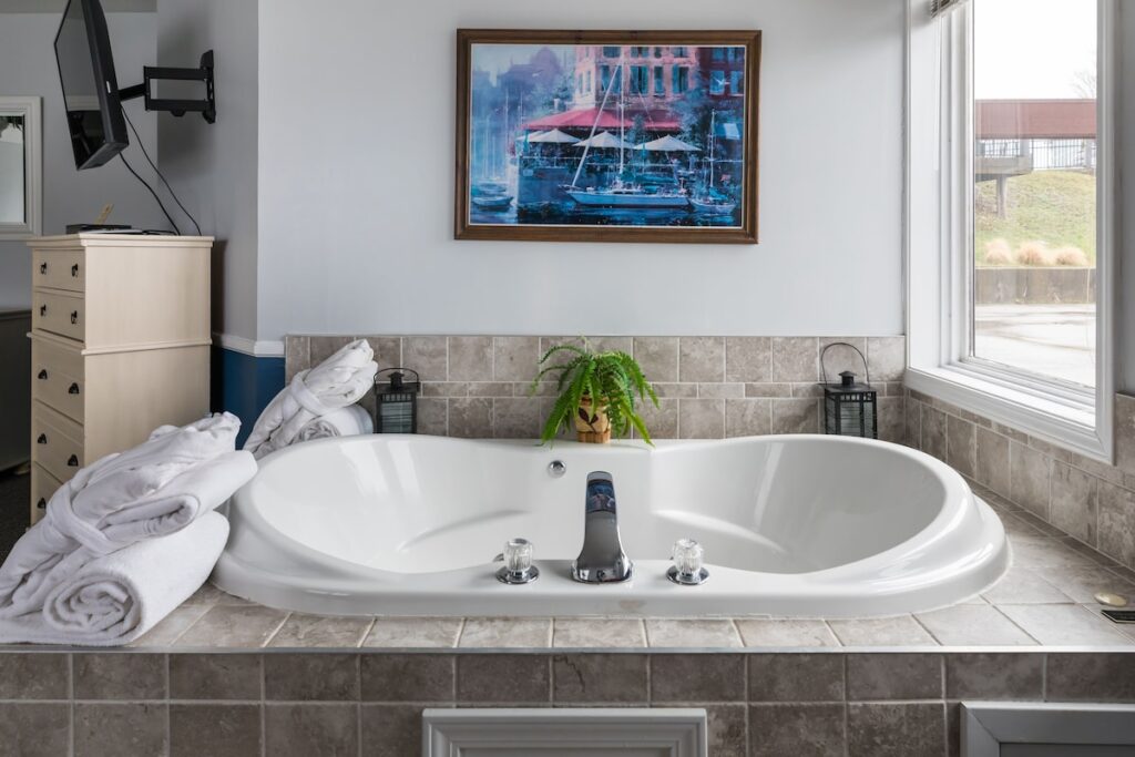 Old Harbor Inn - Image 2