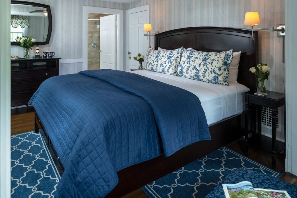 Old Harbor Inn - Image 4