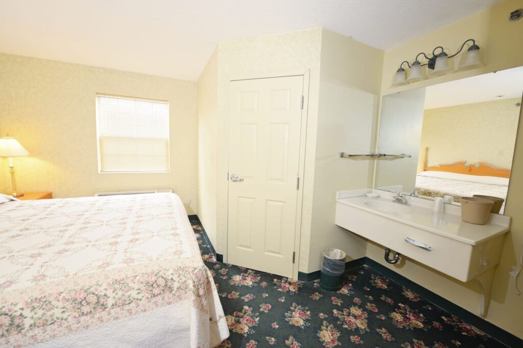 Our Guest Inn and Suites – Downtown - Image 4