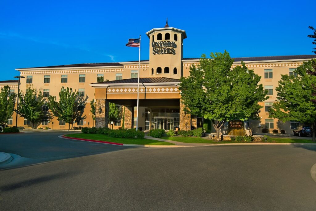 Oxford Suites Boise - Image 2