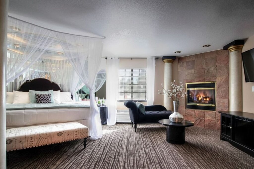 POSTMARC Hotel and Spa Suites - Image 1