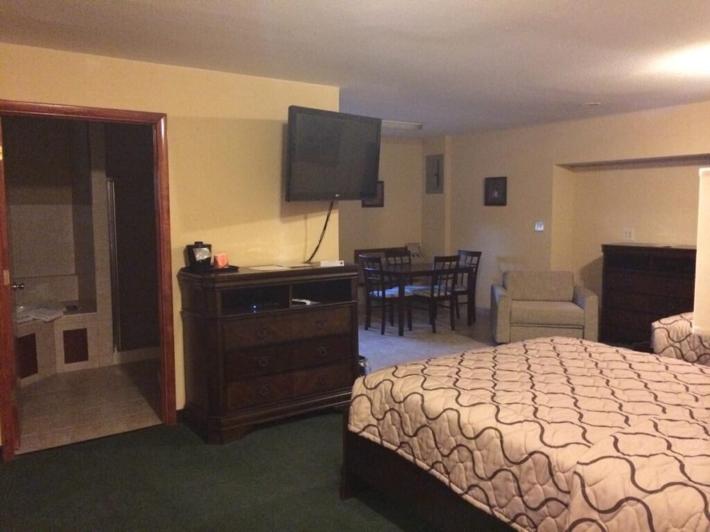 Pacer Inn And Suites Delaware - Image 4