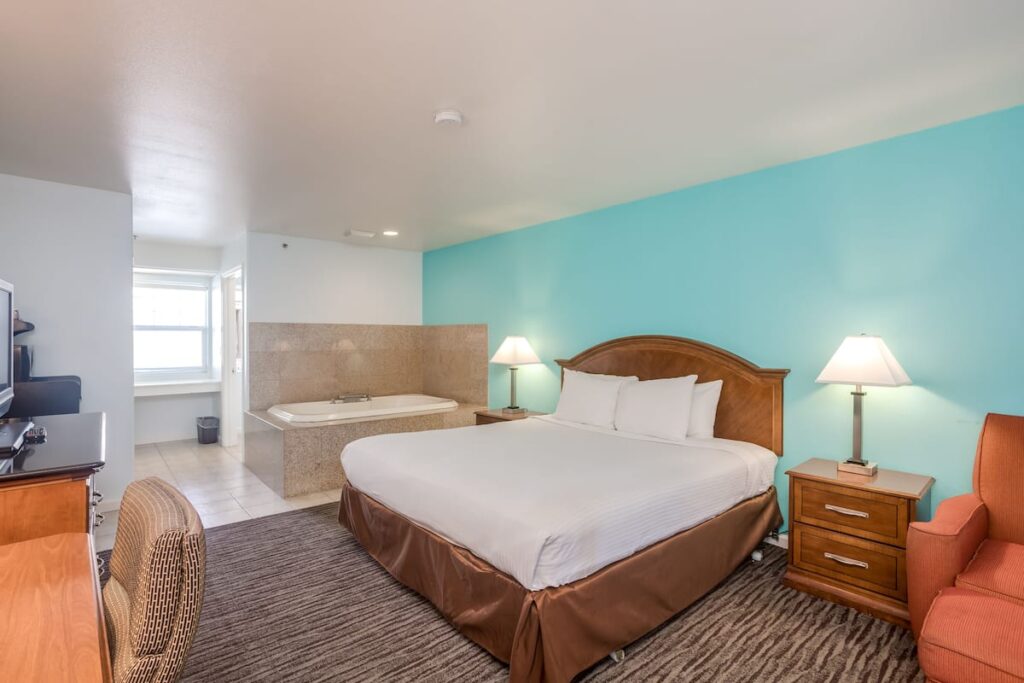 Pacifica Beach Hotel - Image 3