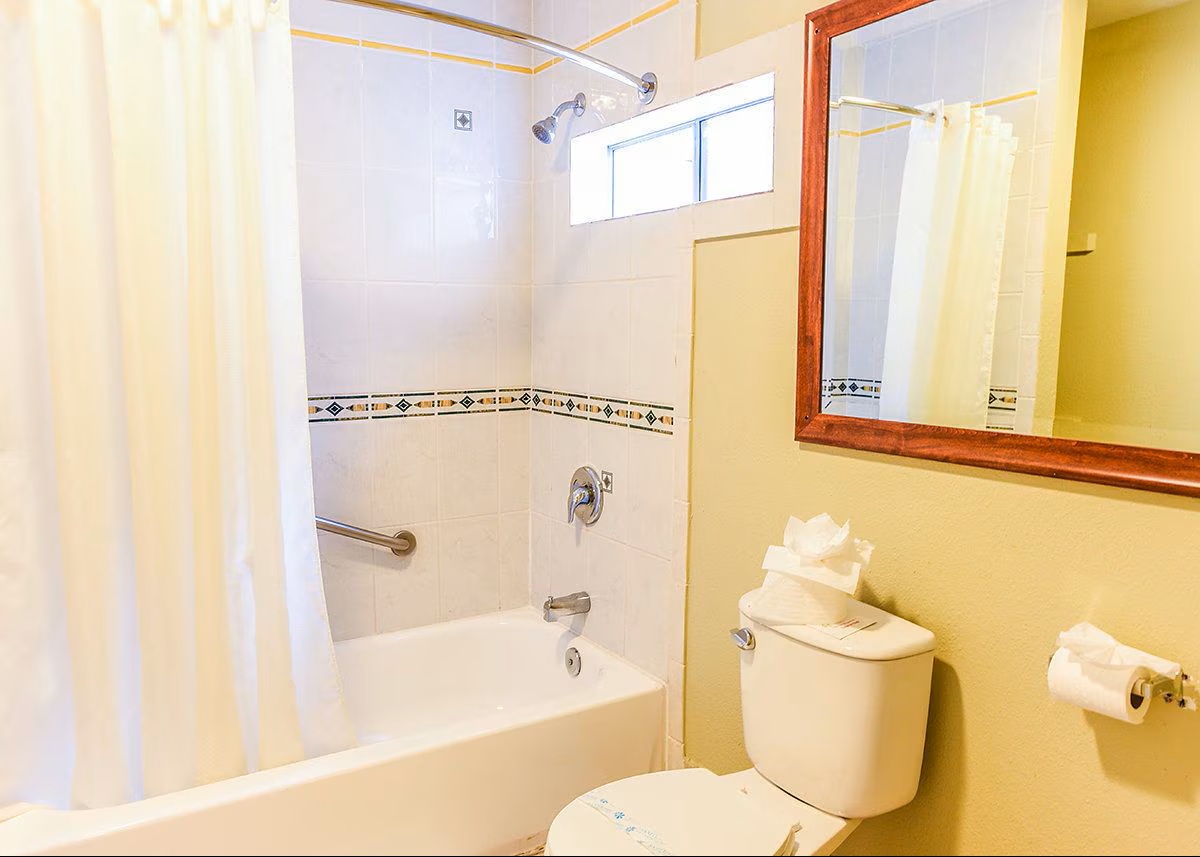 Pacifica Motel deepsoaking tub