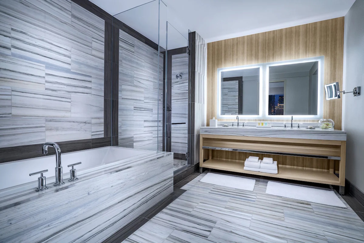 Palms Casino Resort deepsoaking tub