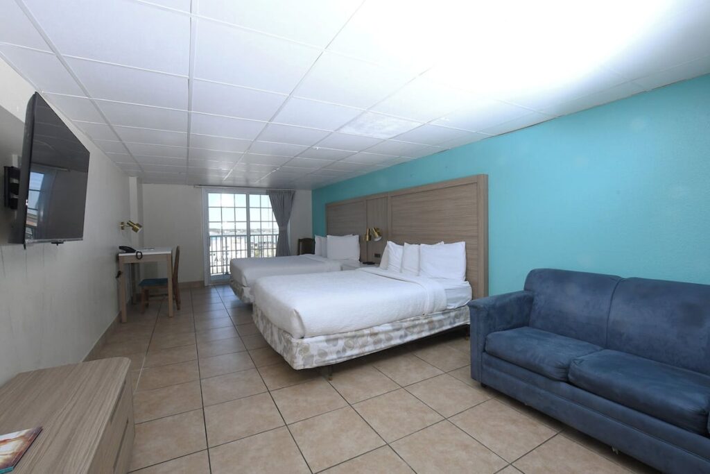 Paradise Plaza Inn - Image 3