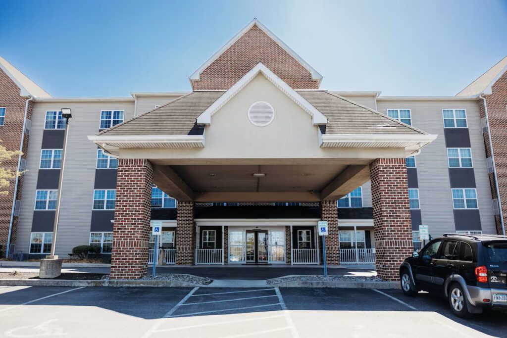 Parkview Inn & Suites Lancaster - Image 3