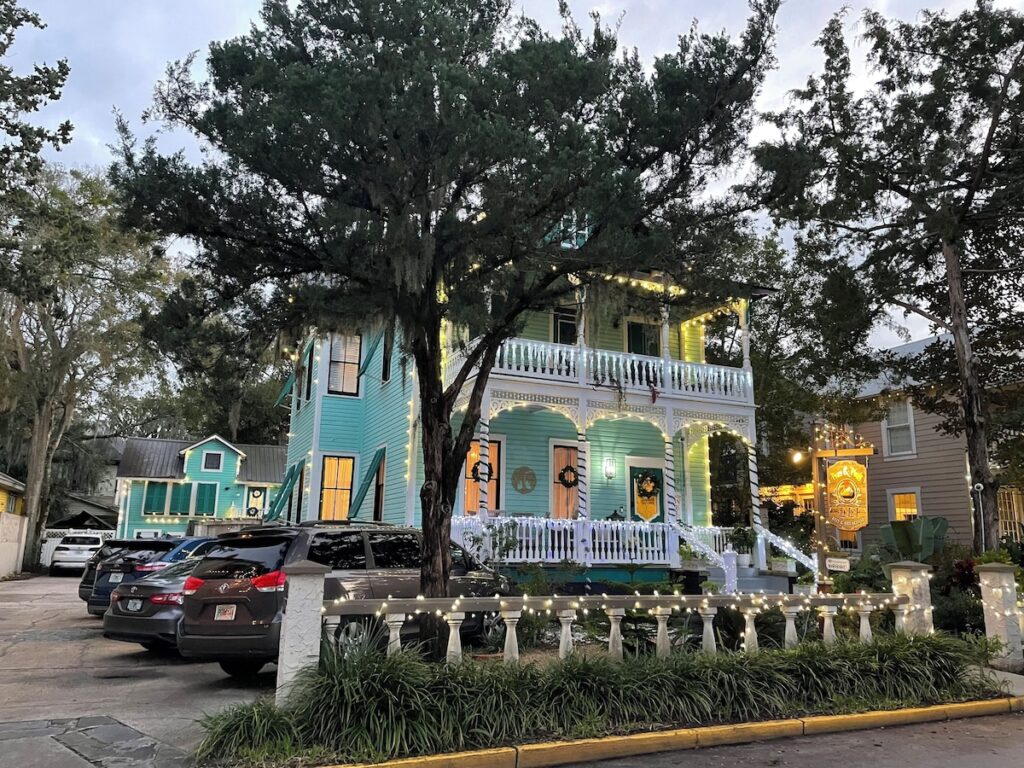 Peace & Plenty Inn Bed & Breakfast - Image 2