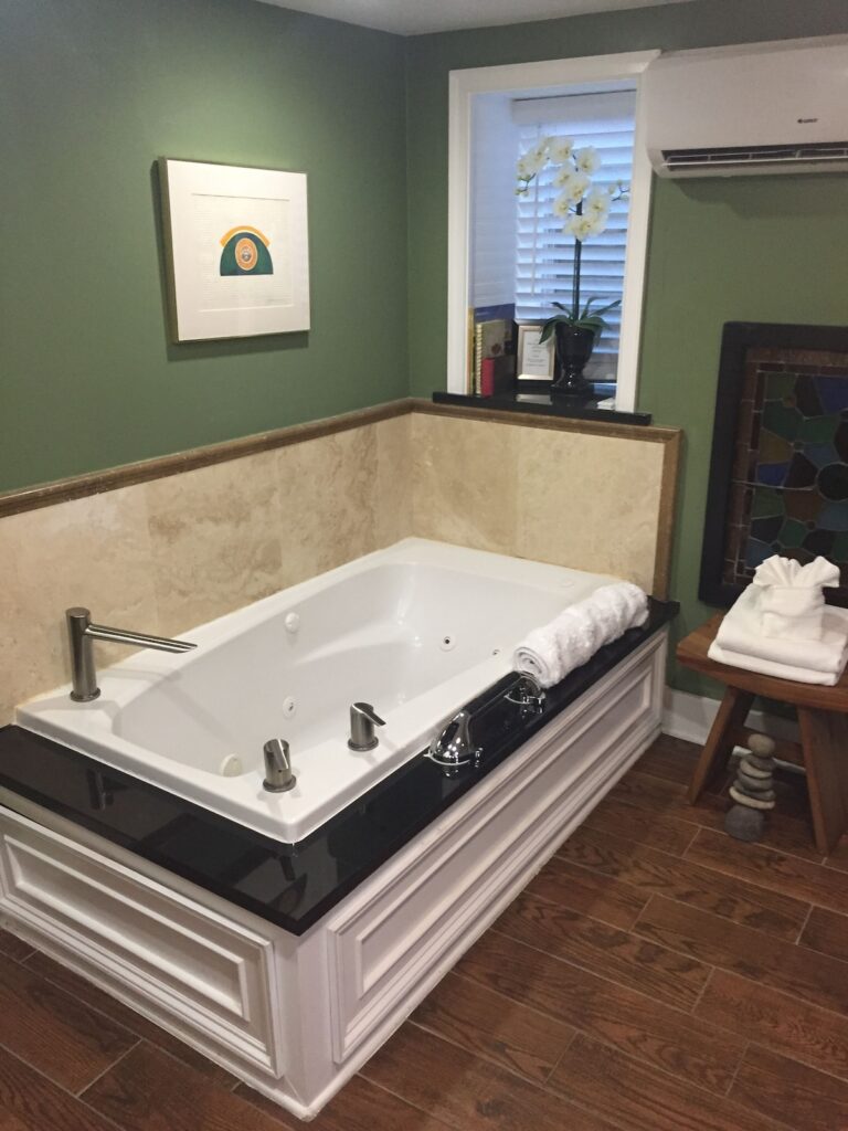 Peace & Plenty Inn Bed & Breakfast - Image 1