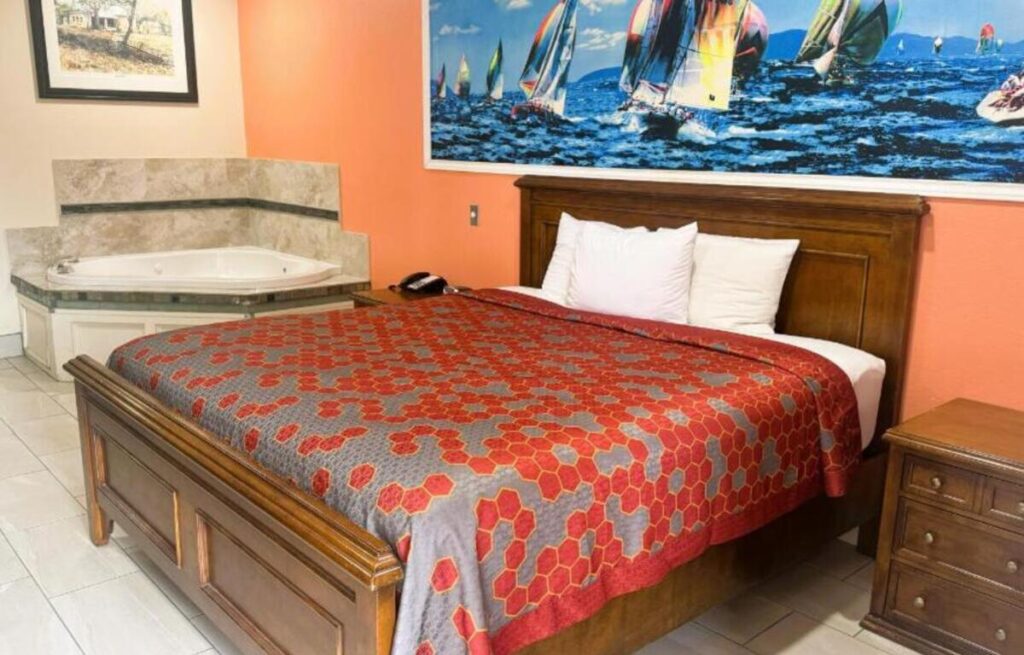 Pecan Valley Inn & Suites - Image 3