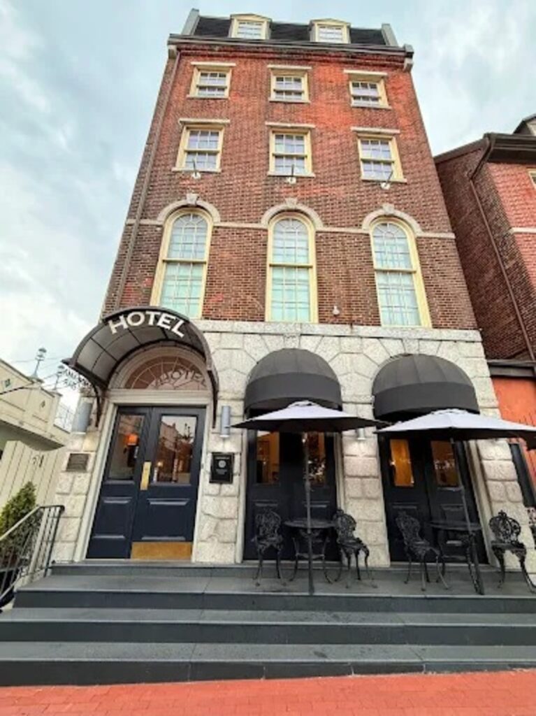 Penn’s View Hotel - Image 4