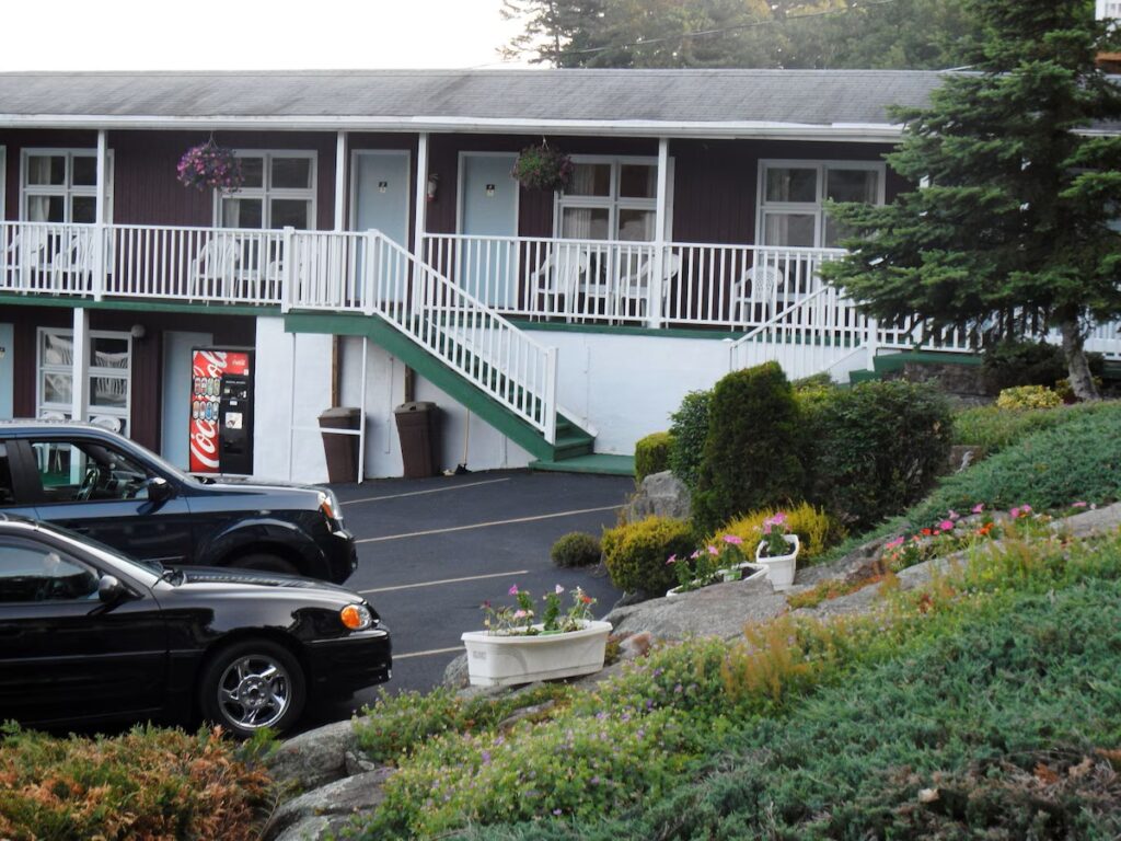 Pinebrook Motel - Image 2