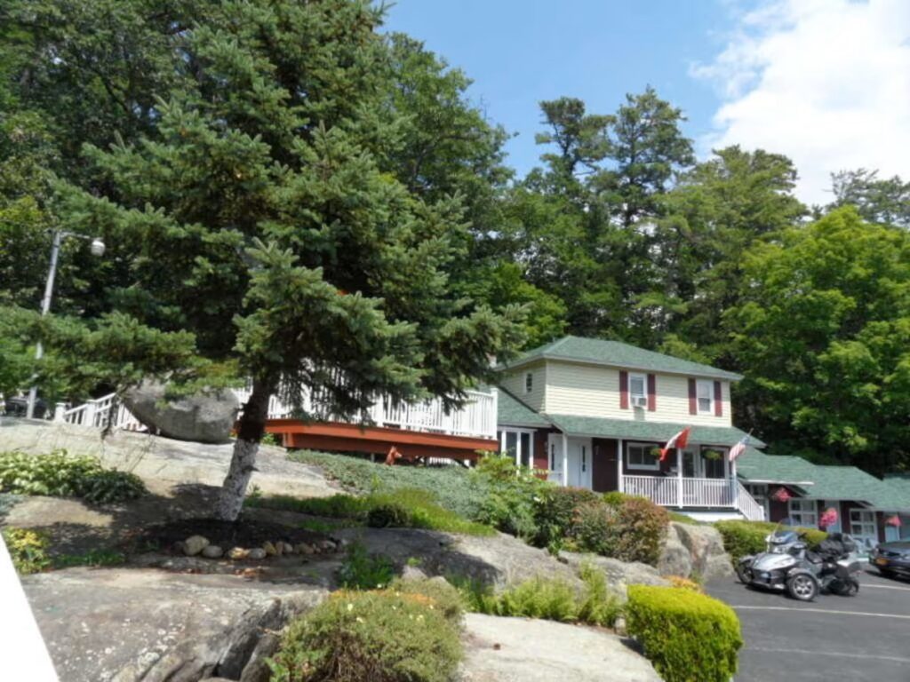 Pinebrook Motel - Image 3