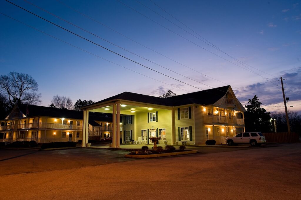 Plantation Oaks Suites & Inn - Image 2