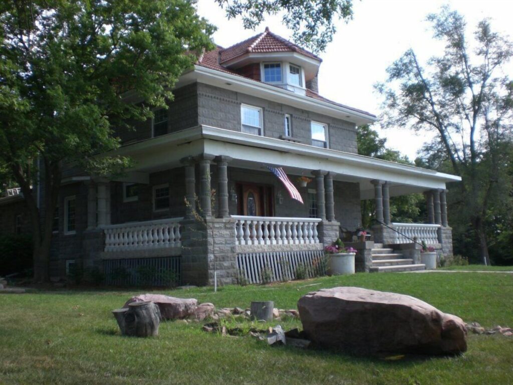 Prairie Creek Inn - Image 2