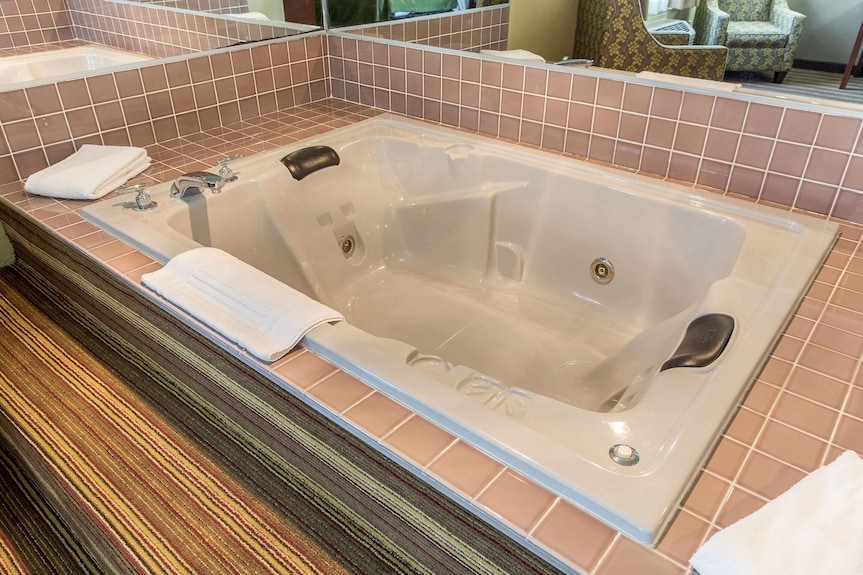 Quality Inn Airport – Southeast - Image 1