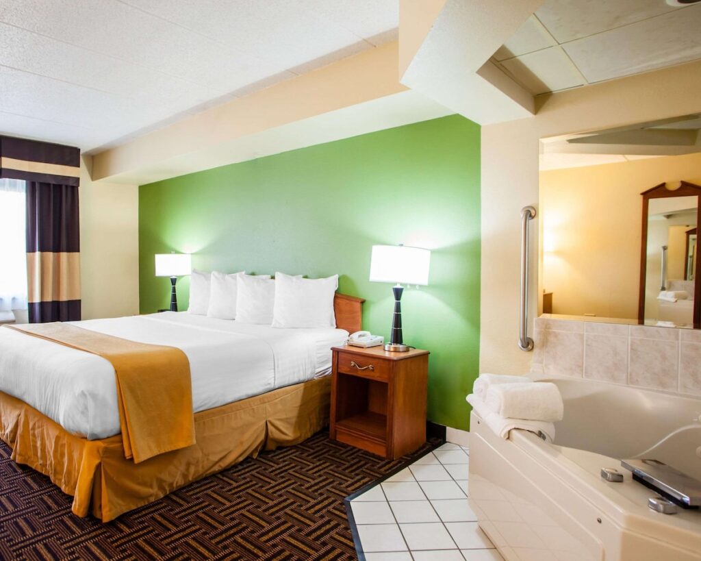 Quality Inn Bolingbrook I-55 - Image 1