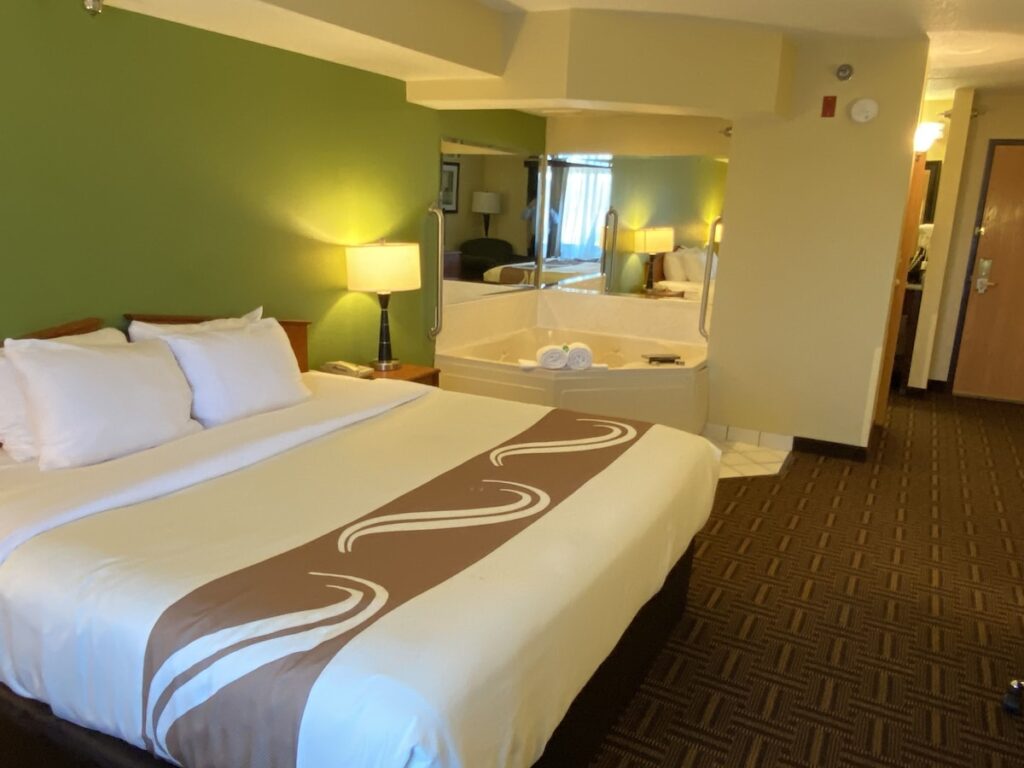 Quality Inn Bolingbrook I-55 - Image 3