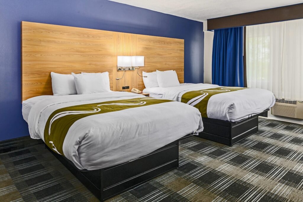 Quality Inn - Image 4