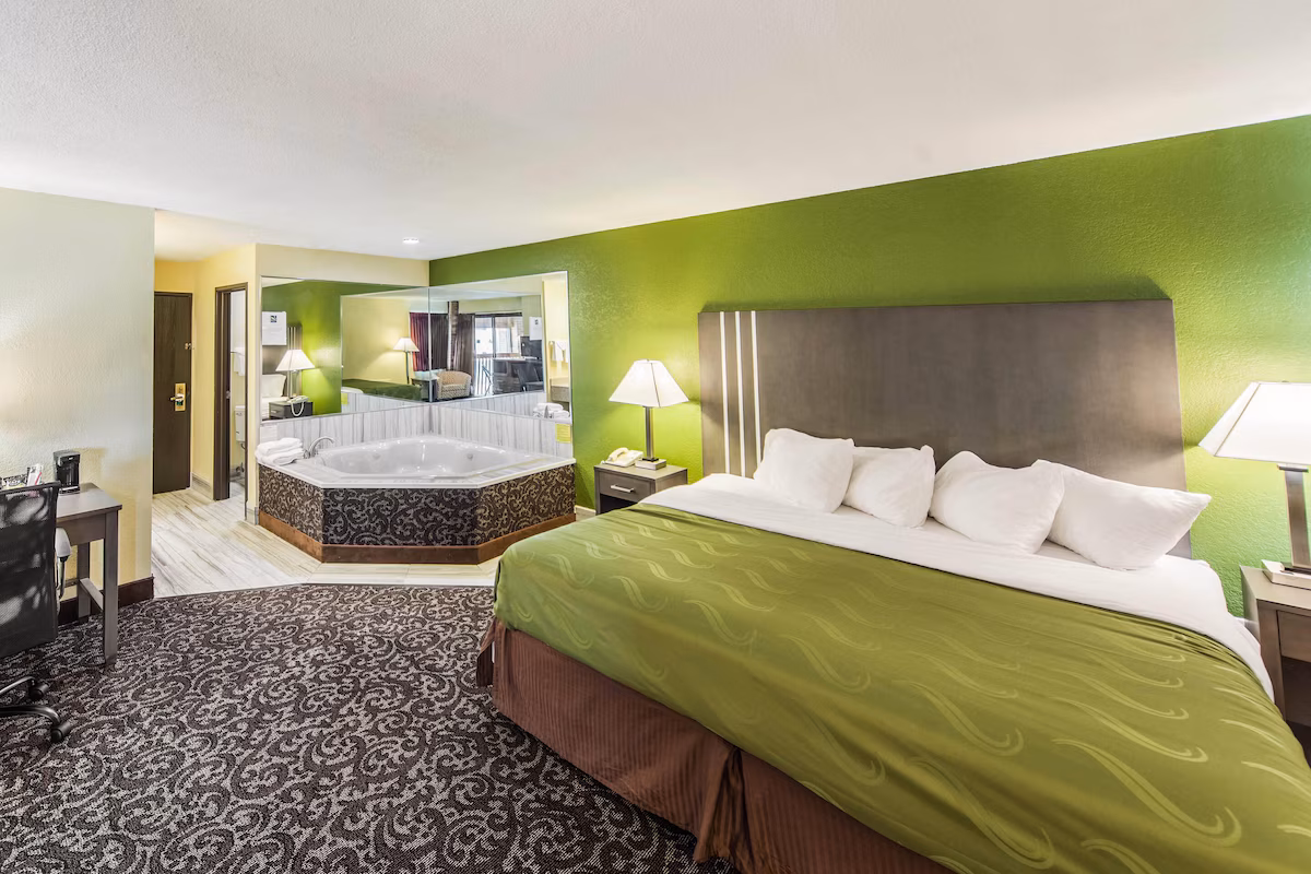 Quality Inn Decatur near US-224 - Image 3