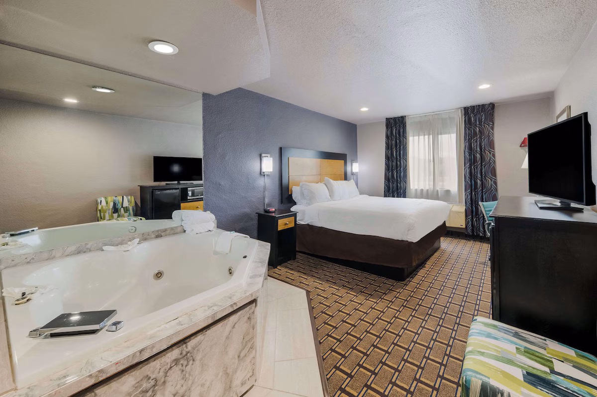 Quality Inn – Denton - Image 1