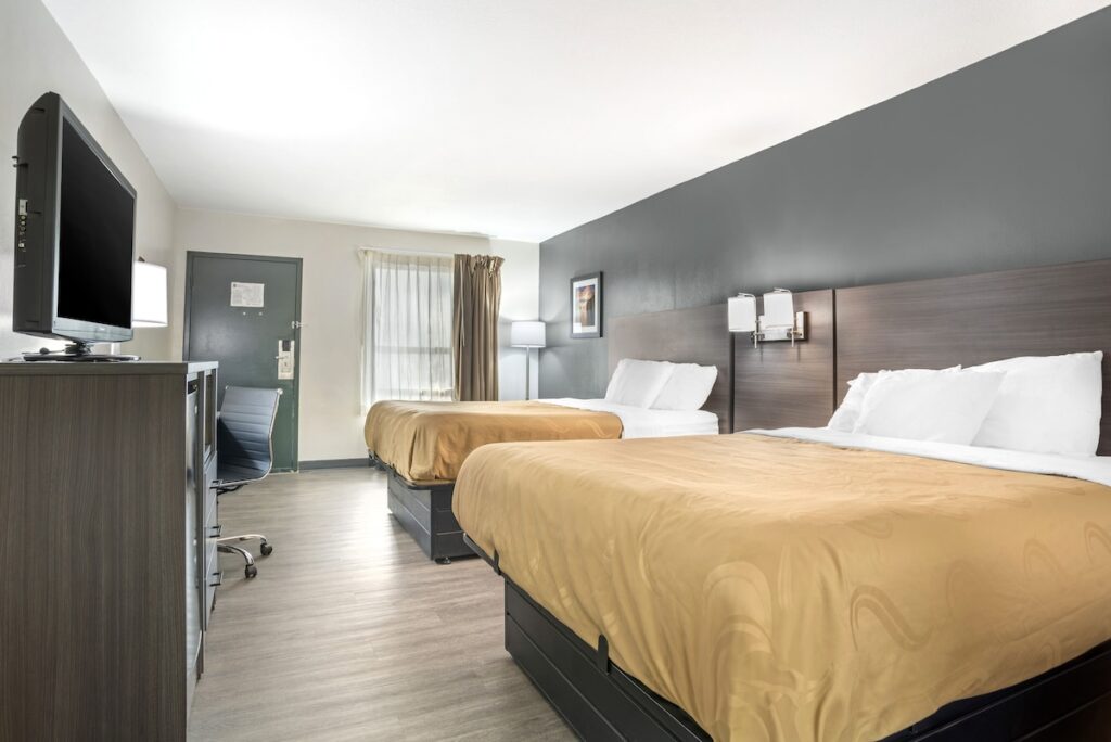 Quality Inn Foley - Image 4