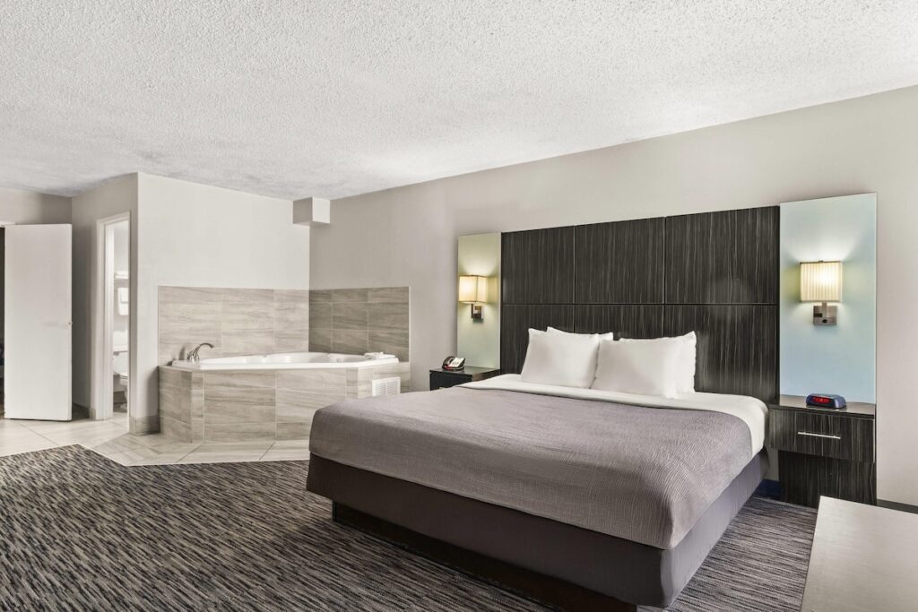 Quality Inn Jacksonville – Orange Park near Naval Air Station - Image 3