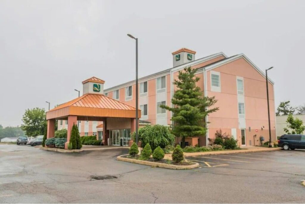 Quality Inn Kalamazoo near Wings Stadium - Image 4