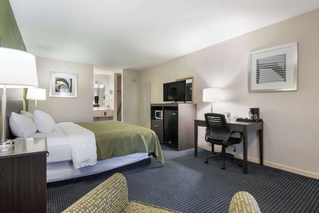 Quality Inn Little Creek - Image 5