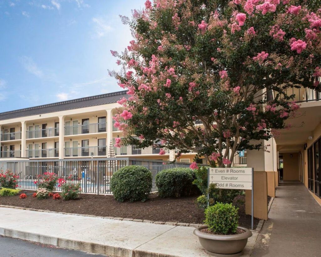 Quality Inn Merchants Drive - Image 3