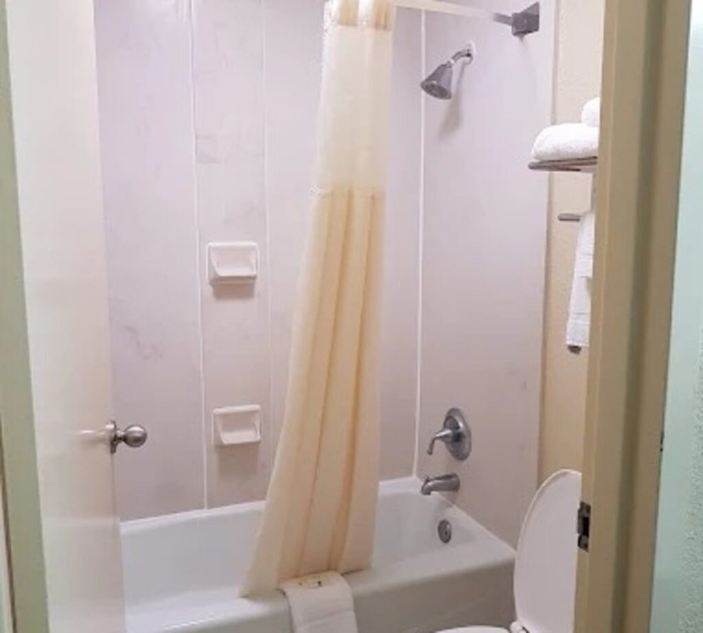 Quality Inn Midtown - Image 1