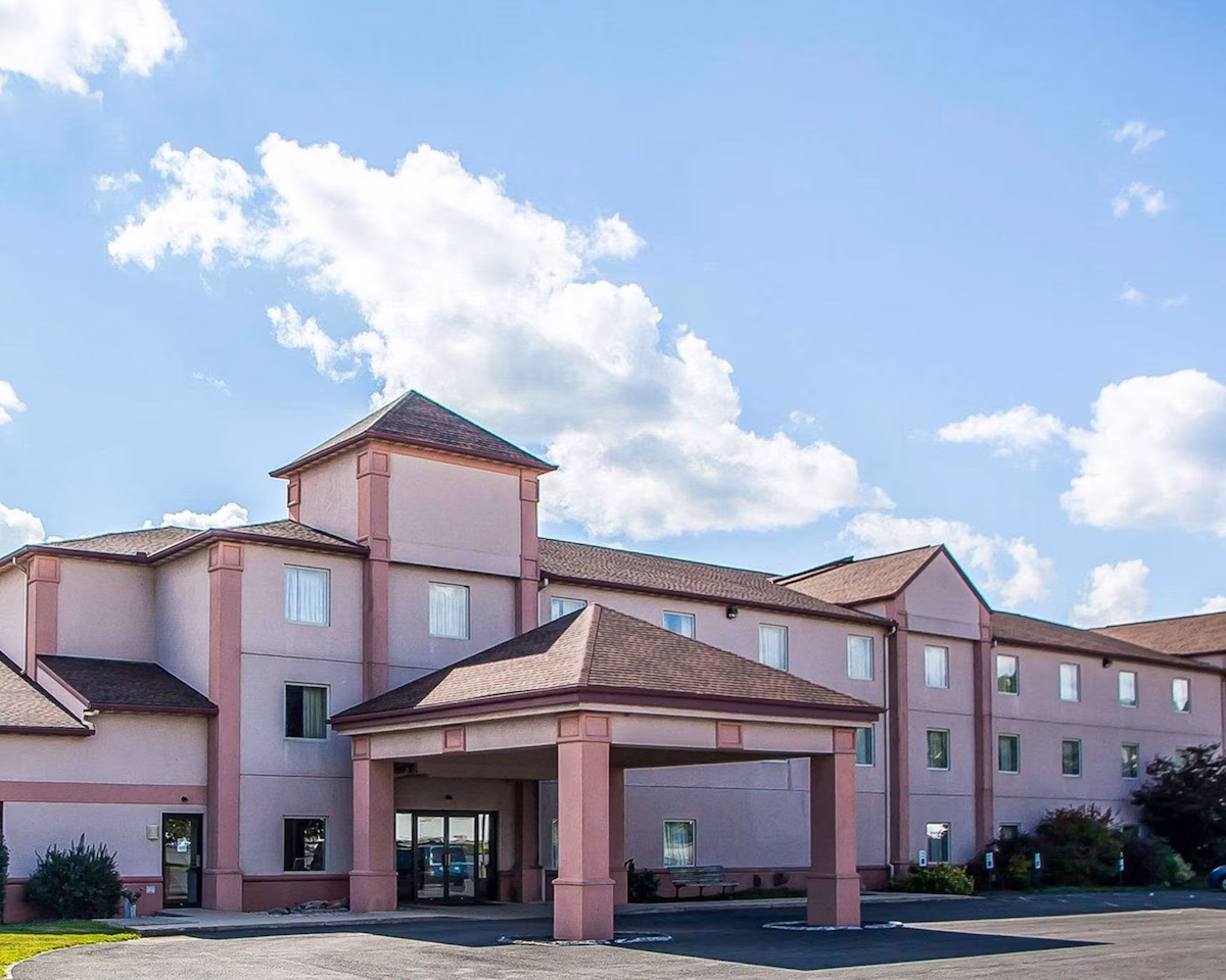 Quality Inn Midway - Image 2