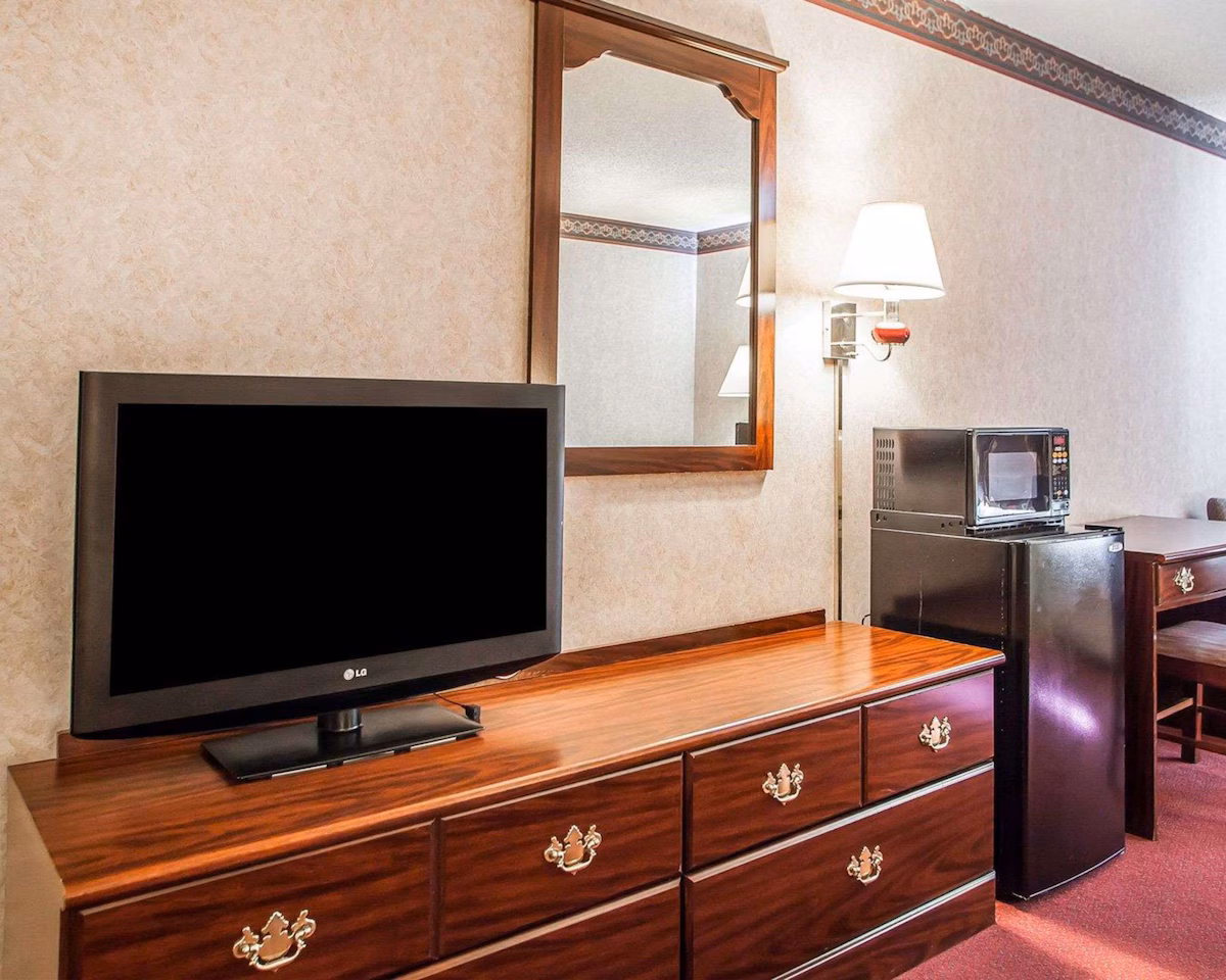 Quality Inn Midway - Image 3