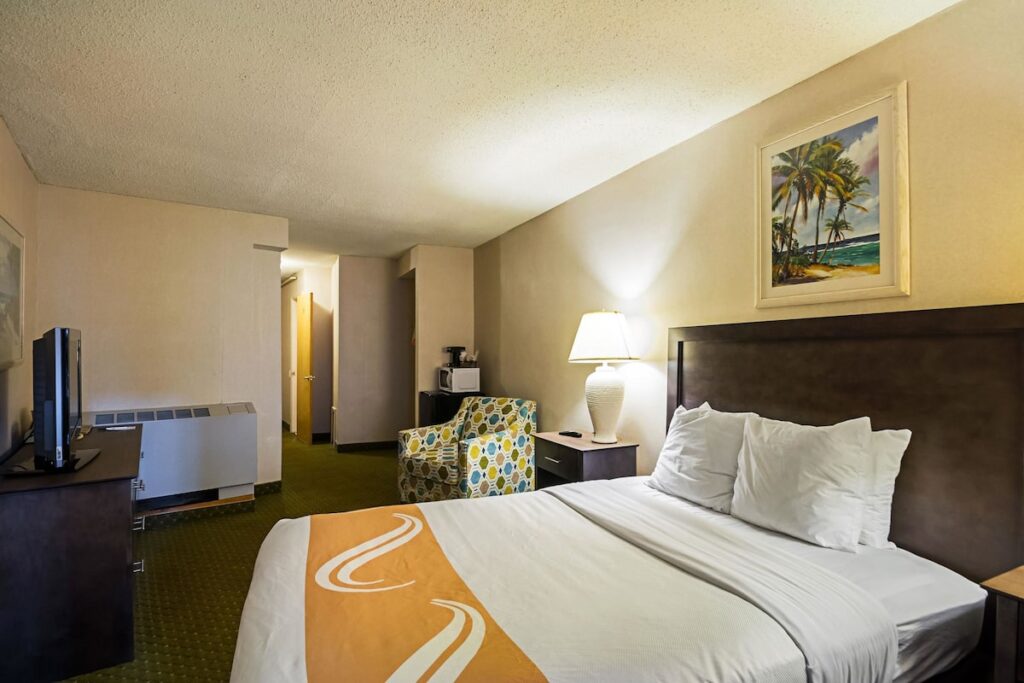 Quality Inn Oceanfront - Image 4