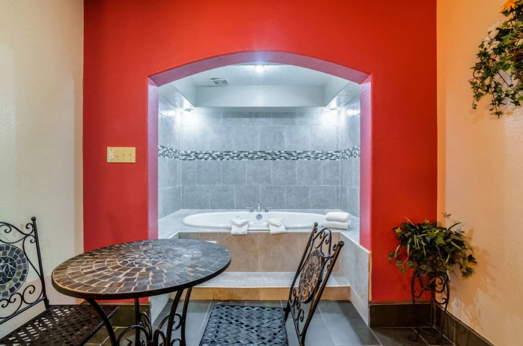 Quality Inn South - Image 1