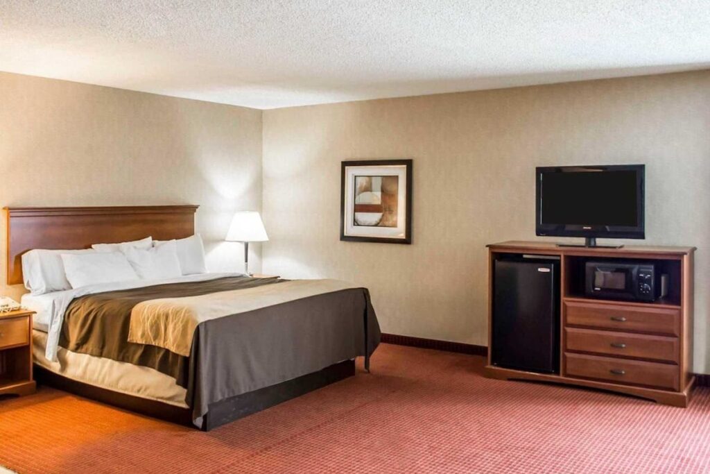 Quality Inn Springboro West - Image 3