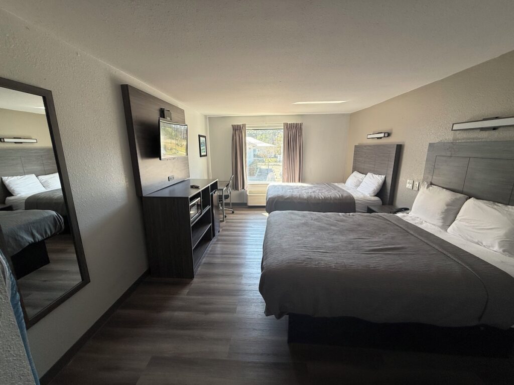 Quality Inn & Suites - Image 4