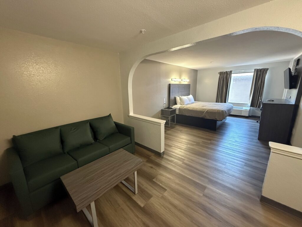Quality Inn & Suites - Image 3